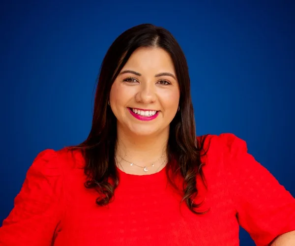 Adriana Castro Bolaños — Conferencista de Trabajo en Equipo
